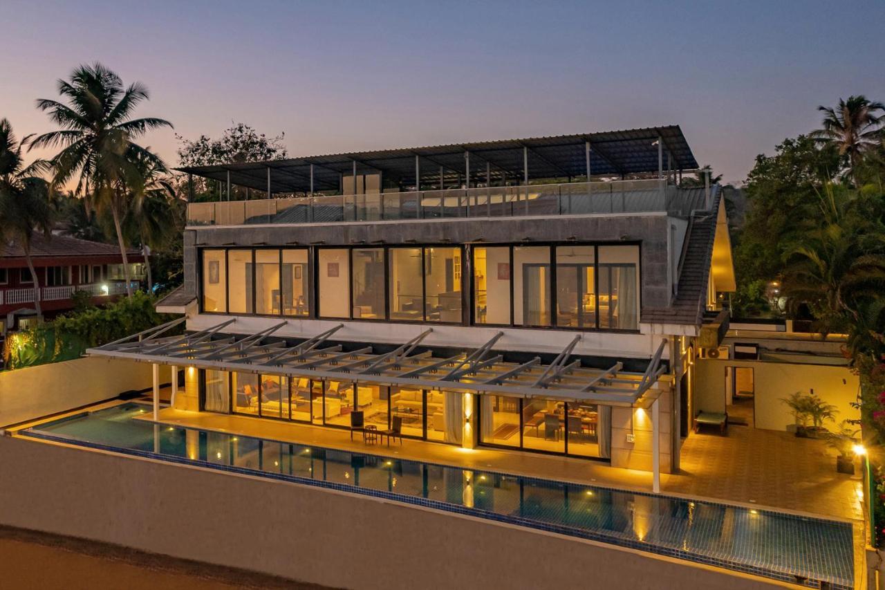 Oceanic Sunsets With River View, Comp Breakfast & Infinity Pool At Stayvista Verem Екстериор снимка